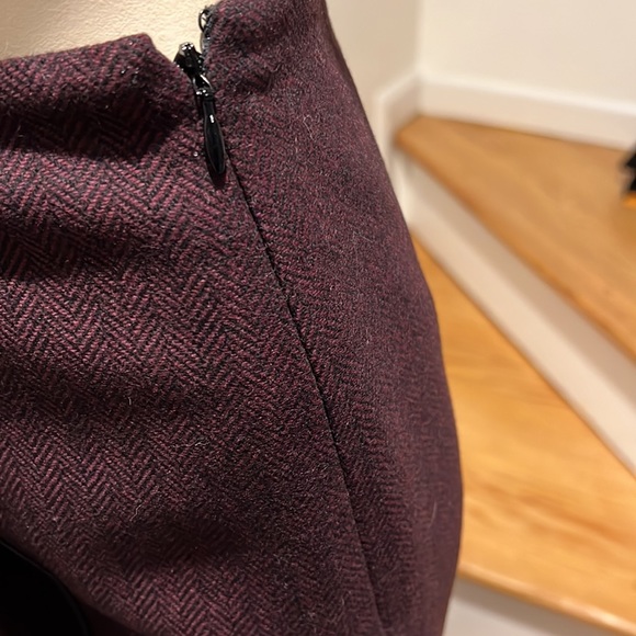 ANN TAYLOR LOFT HERRINGBONE SKIRT w/LEATHER STRIPES - Picture 9 of 10